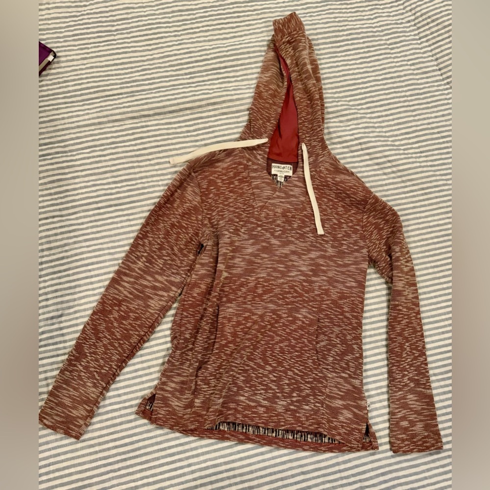 Hang ten pullover 100 percent cotton